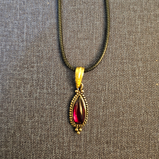 Petite Red & Gold Victorian Style Necklace